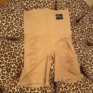 NWT Instant Shaping Women's Plus Size Hi Waist Long Leg, Nude, Size 1X